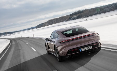 2021 Porsche Taycan (Color: Frozen Berry Metallic) Rear Three-Quarter Wallpapers 450x275 (143)