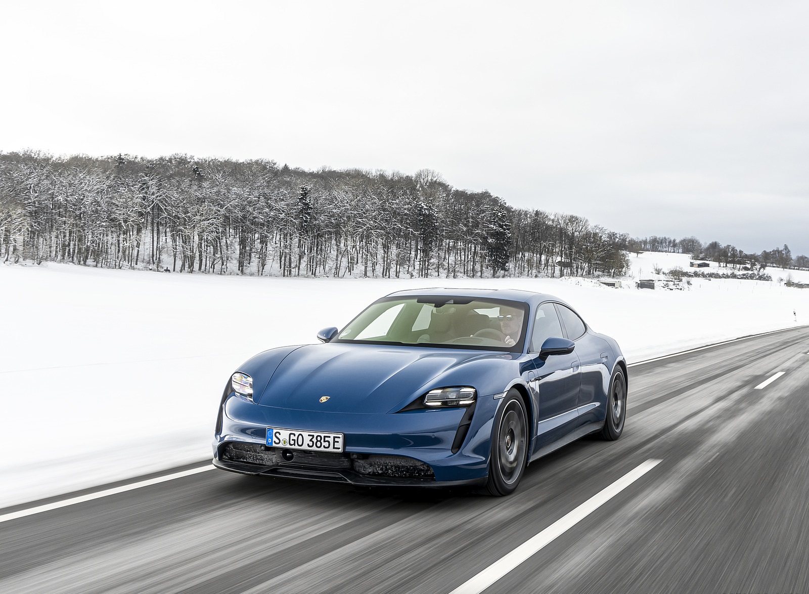 2021 Porsche Taycan (Color: Neptune Blue) Front Three-Quarter Wallpapers (14)