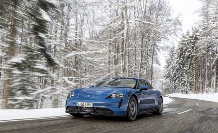 2021 Porsche Taycan (Color: Neptune Blue) Front Three-Quarter Wallpapers 450x275 (15)