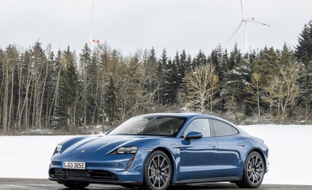2021 Porsche Taycan (Color: Neptune Blue) Front Three-Quarter Wallpapers 450x275 (34)
