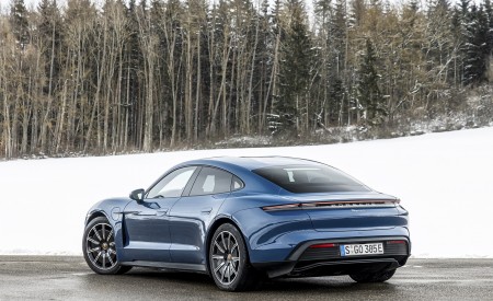 2021 Porsche Taycan (Color: Neptune Blue) Rear Three-Quarter Wallpapers 450x275 (35)