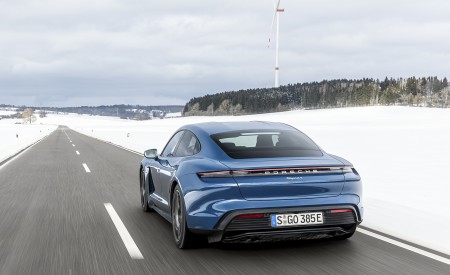 2021 Porsche Taycan (Color: Neptune Blue) Rear Three-Quarter Wallpapers 450x275 (24)