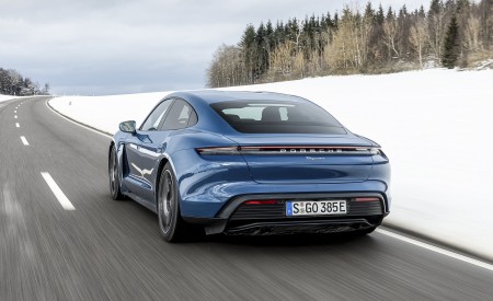 2021 Porsche Taycan (Color: Neptune Blue) Rear Three-Quarter Wallpapers 450x275 (25)