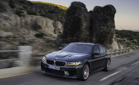 2022 BMW M5 CS Front Three-Quarter Wallpapers  450x275 (18)