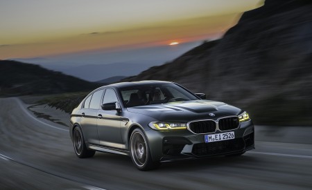 2022 BMW M5 CS Front Three-Quarter Wallpapers  450x275 (20)