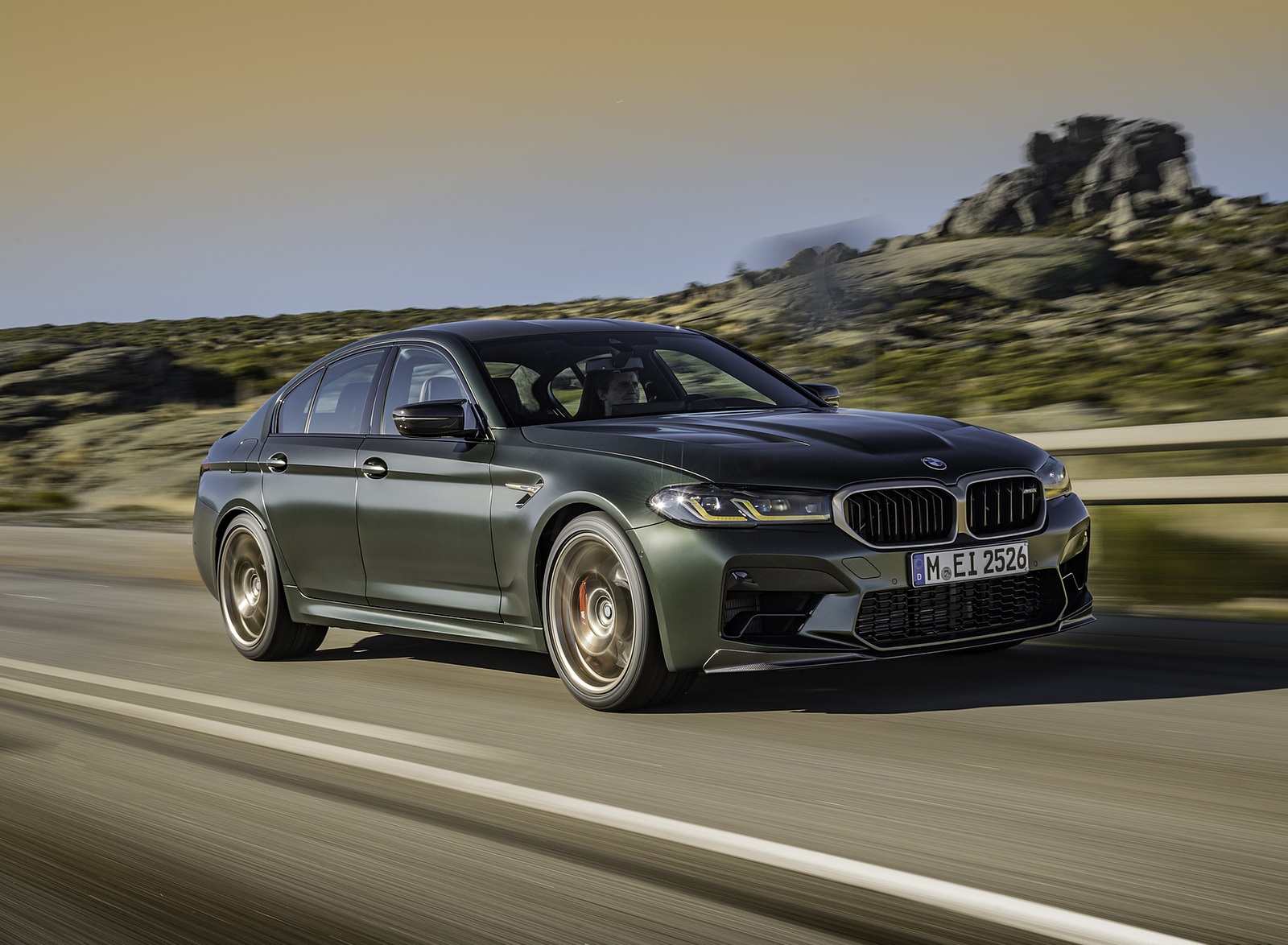2022 BMW M5 CS Front Three-Quarter Wallpapers  (8)