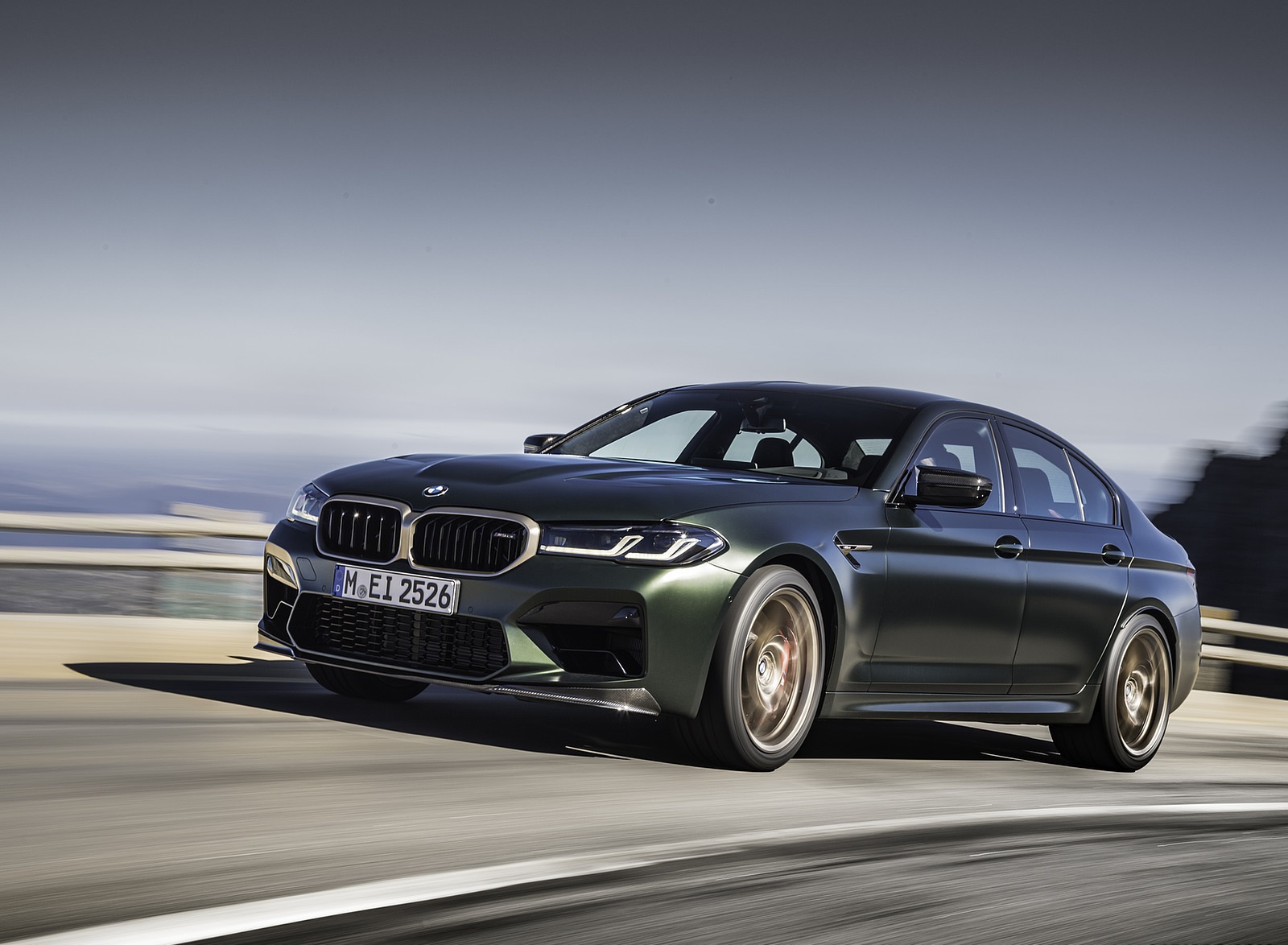 2022 BMW M5 CS Front Three-Quarter Wallpapers  (3)