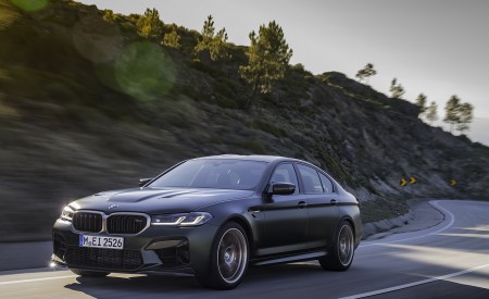 2022 BMW M5 CS Front Three-Quarter Wallpapers  450x275 (45)