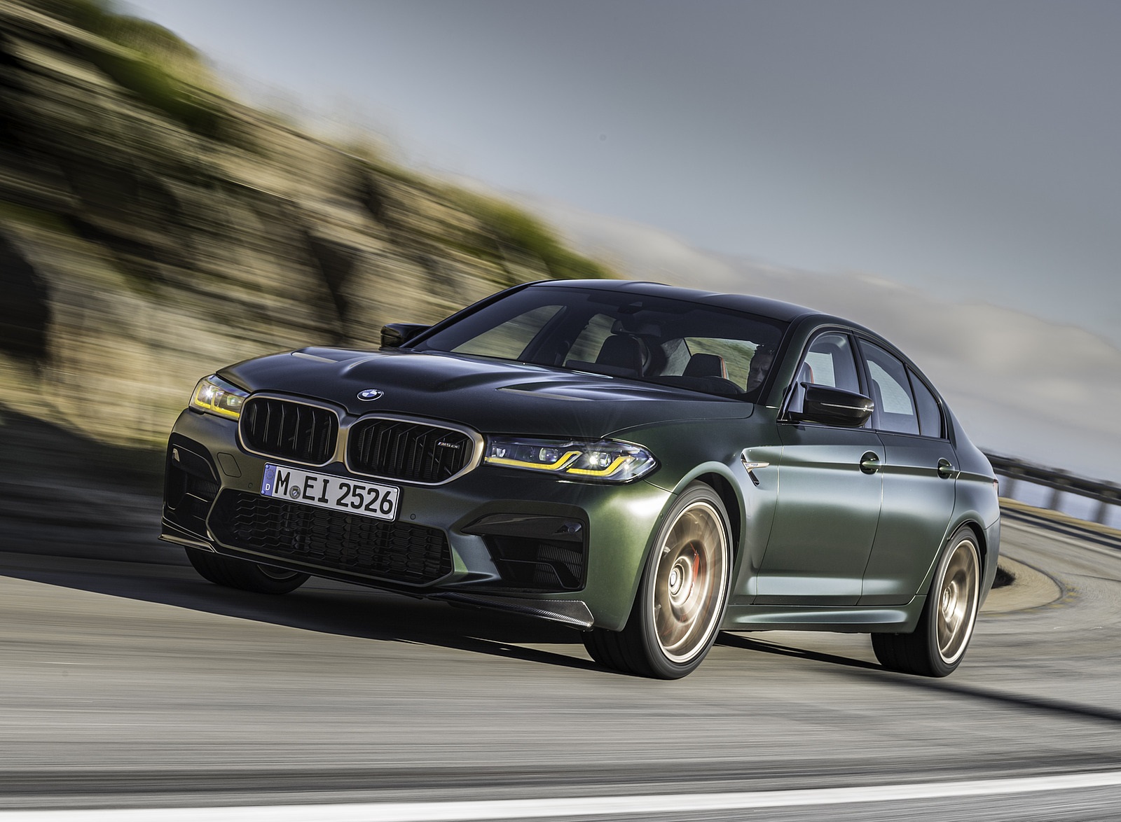 2022 BMW M5 CS Front Three-Quarter Wallpapers (9)