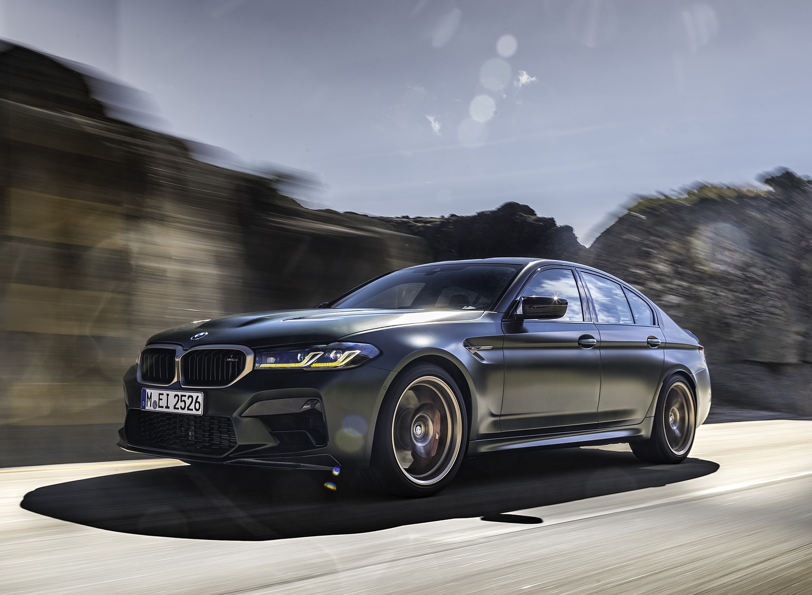 2022 BMW M5 CS Front Three-Quarter Wallpapers (4)