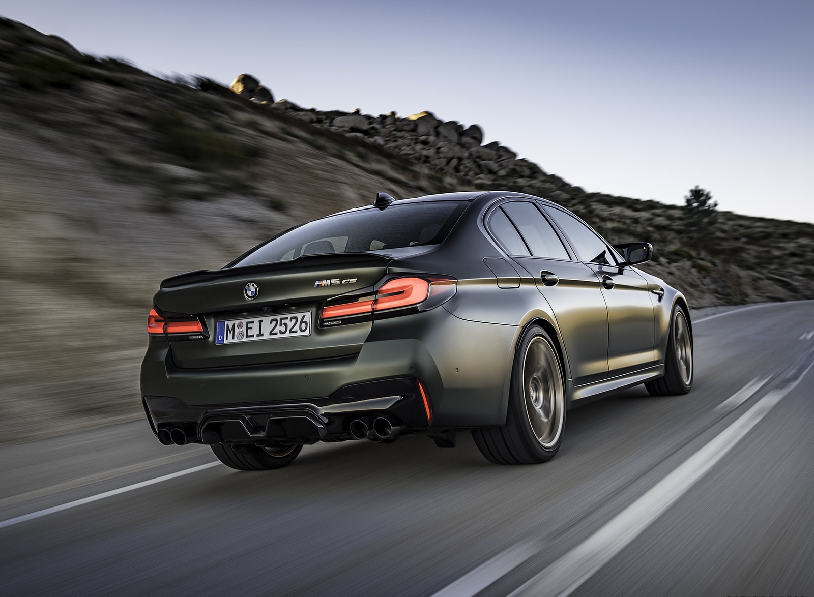 2022 BMW M5 CS Rear Three-Quarter Wallpapers (5)