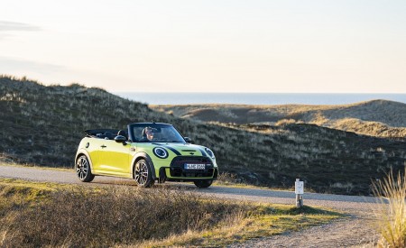 2022 MINI Convertible Front Three-Quarter Wallpapers 450x275 (34)