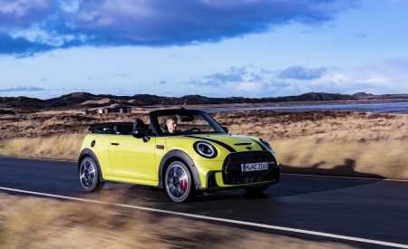 2022 MINI Convertible Front Three-Quarter Wallpapers 450x275 (14)