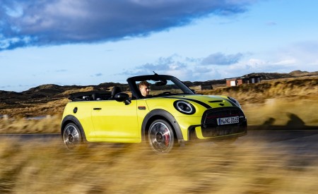 2022 MINI Convertible Front Three-Quarter Wallpapers 450x275 (7)