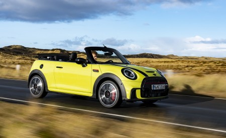 2022 MINI Convertible Front Three-Quarter Wallpapers 450x275 (8)