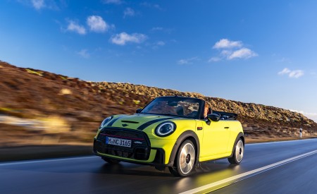2022 MINI Convertible Front Three-Quarter Wallpapers 450x275 (9)