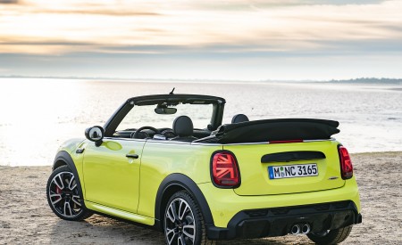 2022 MINI Convertible Rear Three-Quarter Wallpapers 450x275 (51)