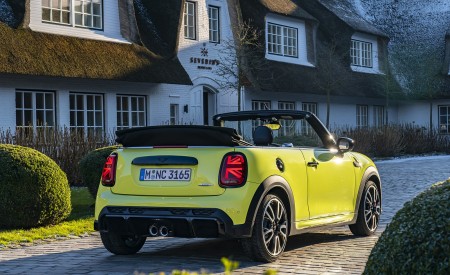 2022 MINI Convertible Rear Three-Quarter Wallpapers 450x275 (43)