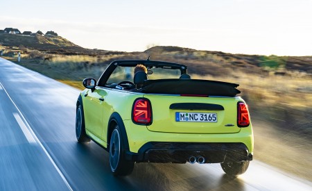 2022 MINI Convertible Rear Three-Quarter Wallpapers  450x275 (19)