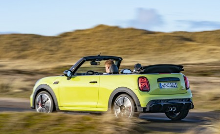2022 MINI Convertible Rear Three-Quarter Wallpapers 450x275 (39)