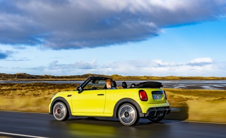 2022 MINI Convertible Rear Three-Quarter Wallpapers 450x275 (23)