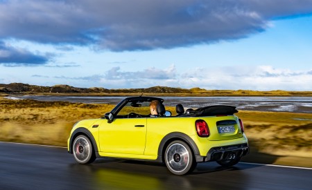 2022 MINI Convertible Rear Three-Quarter Wallpapers 450x275 (24)