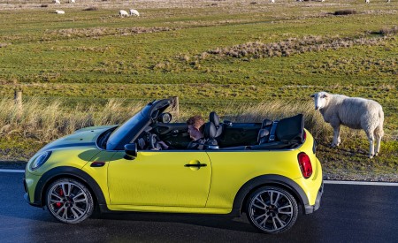 2022 MINI Convertible Side Wallpapers 450x275 (46)