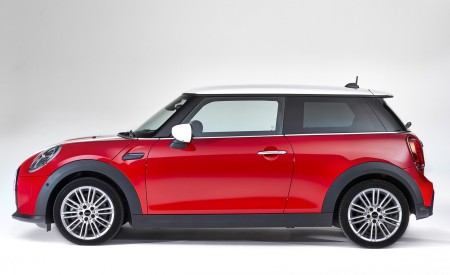 2022 MINI Cooper Hardtop 2 Door Side Wallpapers 450x275 (61)