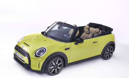 2022 MINI Cooper S Convertible Front Three-Quarter Wallpapers 450x275 (89)