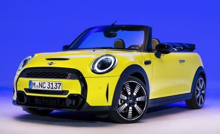 2022 MINI Cooper S Convertible Front Three-Quarter Wallpapers 450x275 (81)