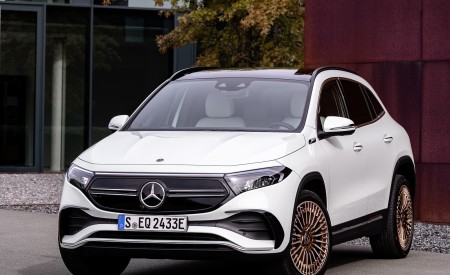 2022 Mercedes-Benz EQA EQA 250 Edition 1 (Color: Digital White) Front Three-Quarter Wallpapers  450x275 (20)