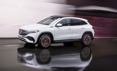 2022 Mercedes-Benz EQA EQA 250 Edition 1 (Color: Digital White) Front Three-Quarter Wallpapers 450x275 (11)