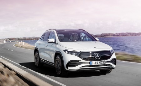 2022 Mercedes-Benz EQA EQA 250 Edition 1 (Color: Digital White) Front Three-Quarter Wallpapers 450x275 (2)