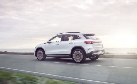 2022 Mercedes-Benz EQA EQA 250 Edition 1 (Color: Digital White) Rear Three-Quarter Wallpapers 450x275 (7)
