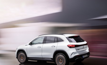 2022 Mercedes-Benz EQA EQA 250 Edition 1 (Color: Digital White) Rear Three-Quarter Wallpapers 450x275 (13)
