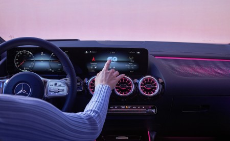 2022 Mercedes-Benz EQA Interior Wallpapers 450x275 (66)
