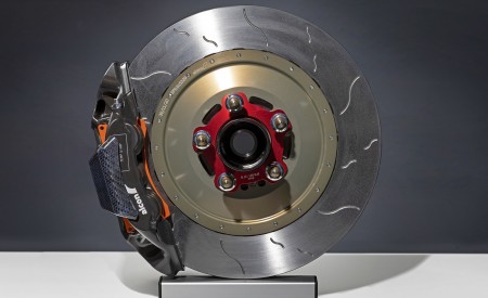 2021 Audi RS 3 LMS Brake disc and caliper with new ventilation Wallpapers  450x275 (37)