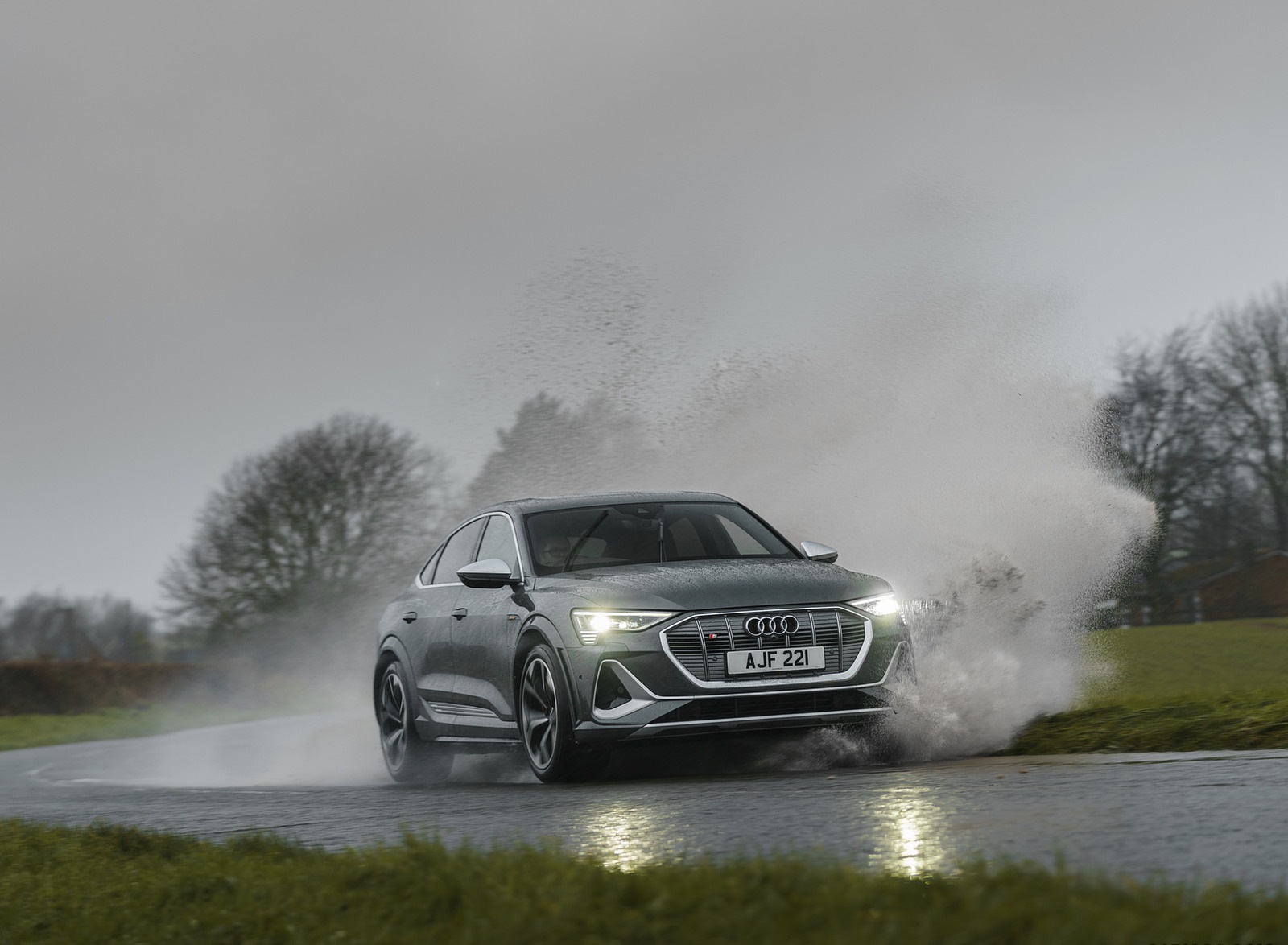 2021 Audi e-tron S Sportback (UK-Spec) Front Three-Quarter Wallpapers  #19 of 119