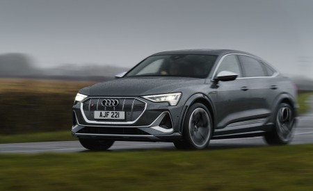 2021 Audi e-tron S Sportback (UK-Spec) Front Three-Quarter Wallpapers 450x275 (27)