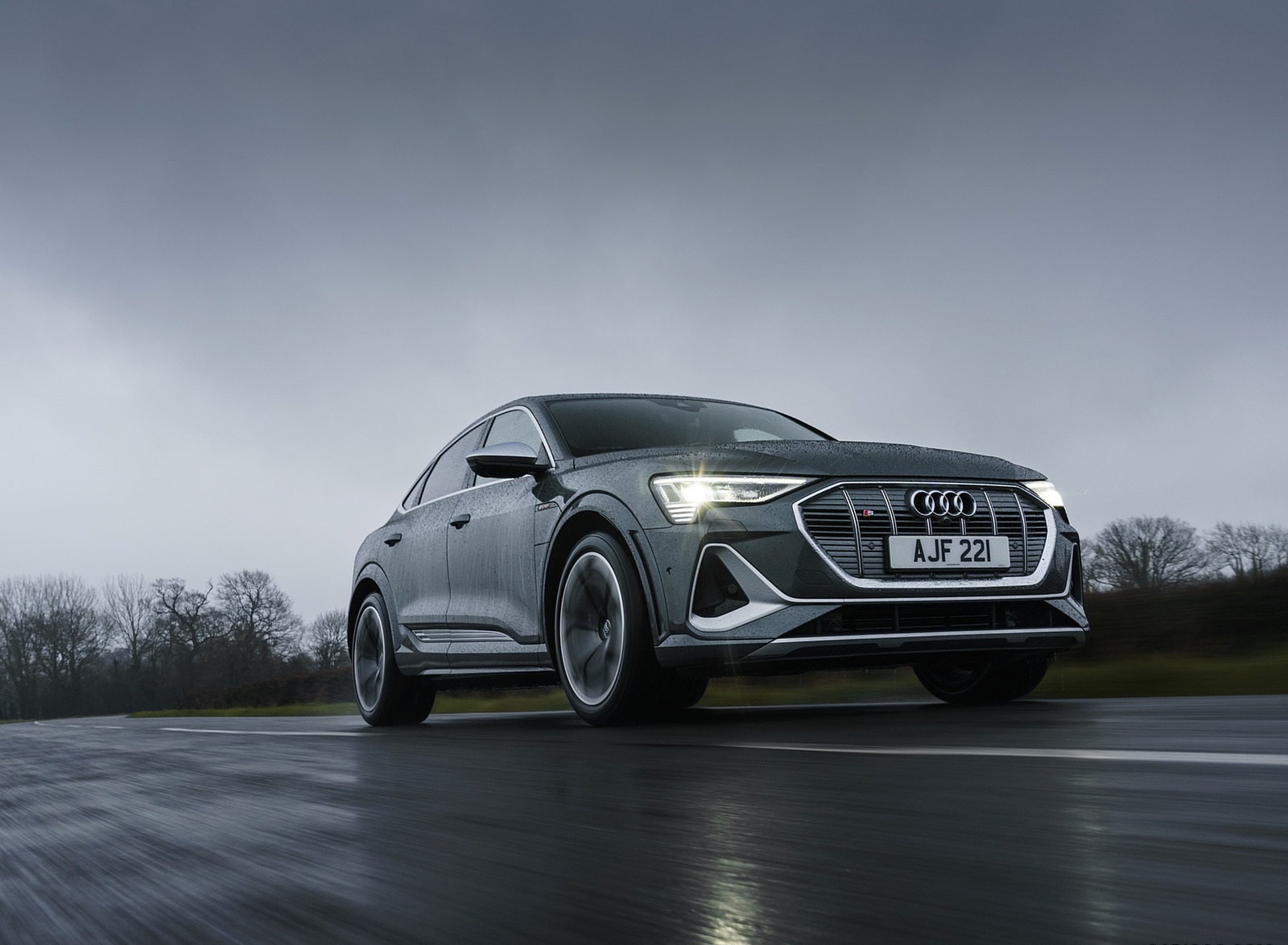 2021 Audi e-tron S Sportback (UK-Spec) Front Three-Quarter Wallpapers (10)