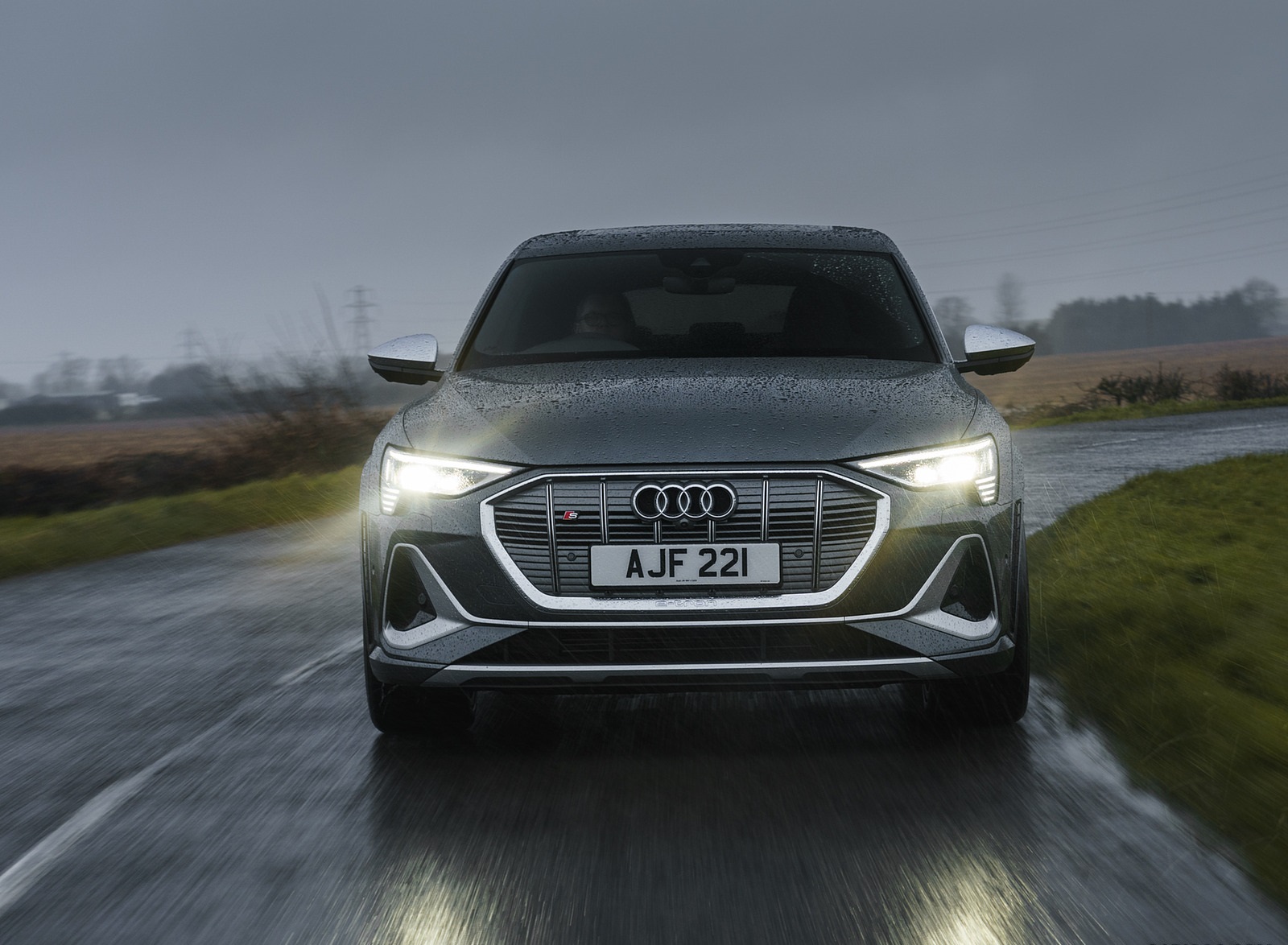 2021 Audi e-tron S Sportback (UK-Spec) Front Wallpapers  (6)