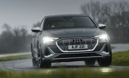 2021 Audi e-tron S Sportback (UK-Spec) Front Wallpapers 450x275 (13)