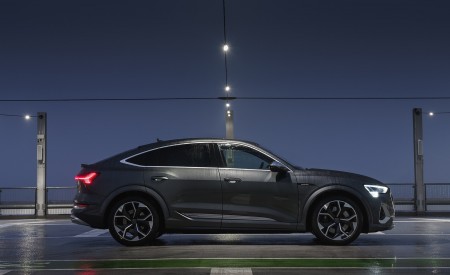 2021 Audi e-tron S Sportback (UK-Spec) Side Wallpapers 450x275 (45)