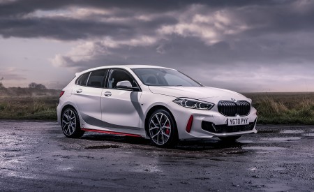 2021 BMW 128ti (UK-Spec) Front Three-Quarter Wallpapers 450x275 (21)