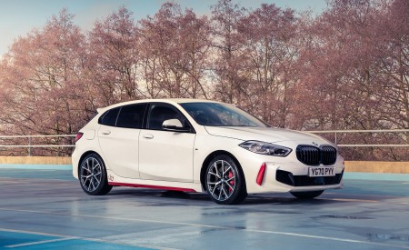 2021 BMW 128ti (UK-Spec) Front Three-Quarter Wallpapers 450x275 (18)