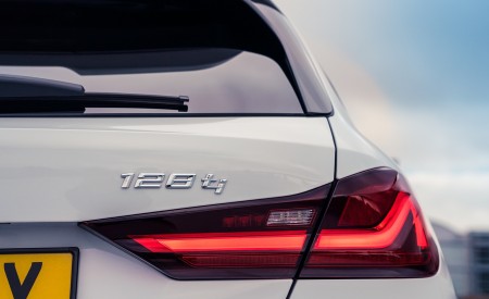 2021 BMW 128ti (UK-Spec) Tail Light Wallpapers 450x275 (27)