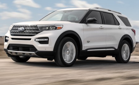 2021 Ford Explorer King Ranch Front Three-Quarter Wallpapers 450x275 (2)
