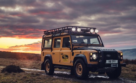 2021 Land Rover Defender Works V8 Trophy Front Three-Quarter Wallpapers  450x275 (10)