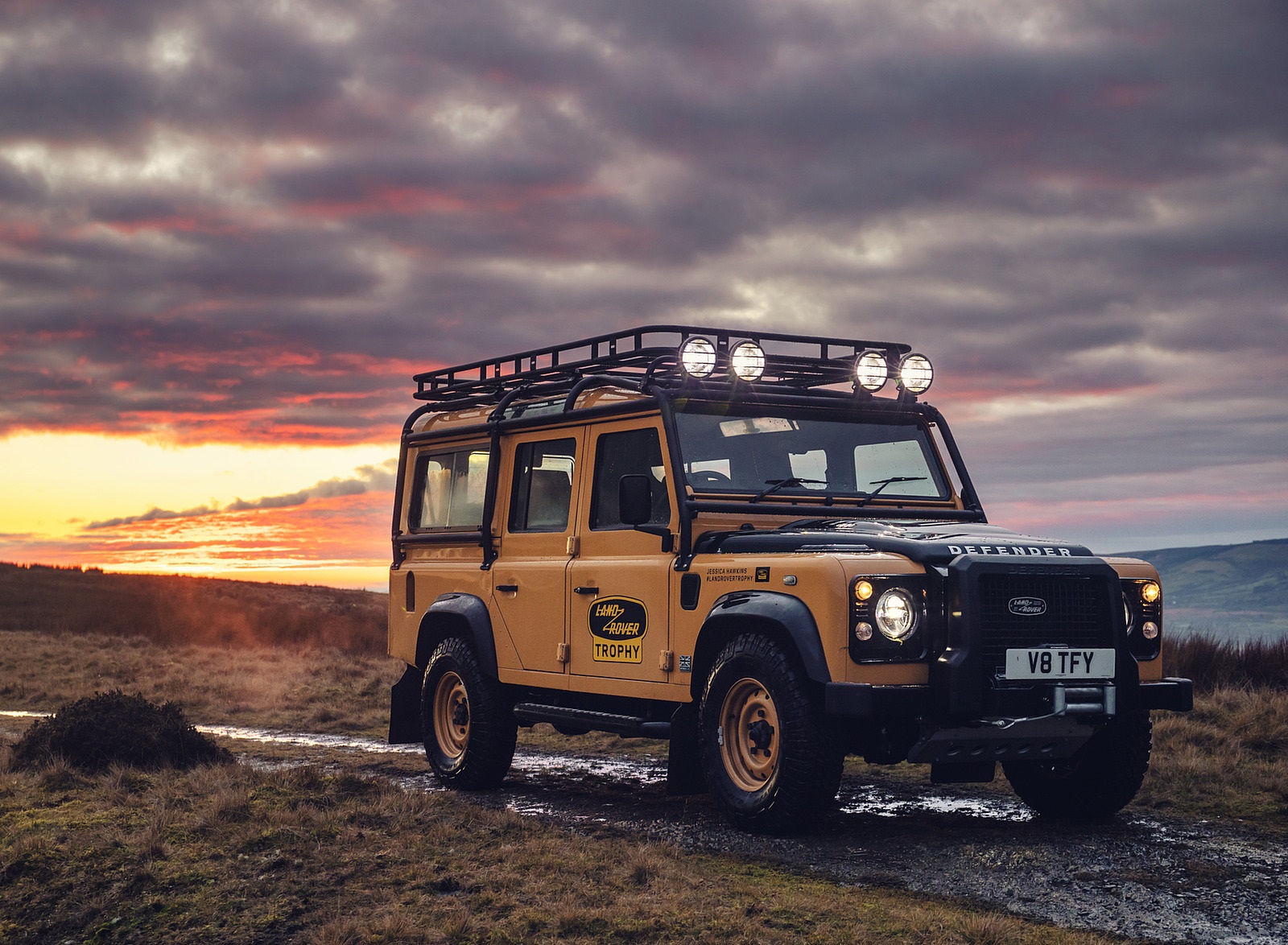 2021 Land Rover Defender Works V8 Trophy Front Three-Quarter Wallpapers  (10)