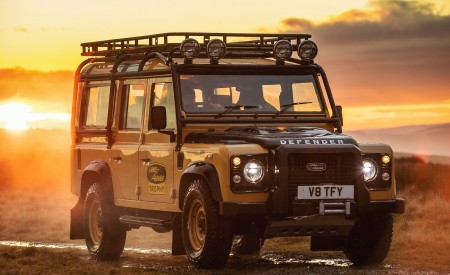 2021 Land Rover Defender Works V8 Trophy Front Three-Quarter Wallpapers 450x275 (11)